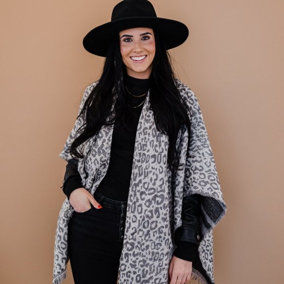 Leopard Print Reversible Open Front Cardigan - Picture 6 of 6